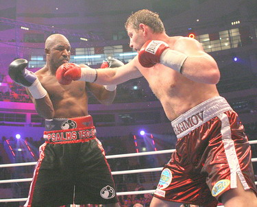 Ibragimov beats Holyfield